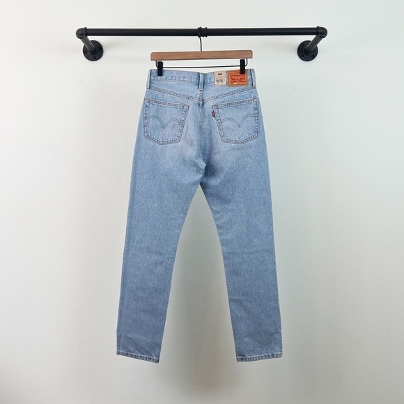 NWT Levi’s 501 Original High Rise Jeans Light Wash Floral Patch Distressed - Picture 6 of 7